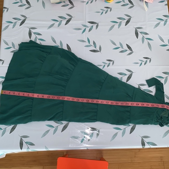 Beautiful Green Sleeveless Dress - Picture 5 of 5